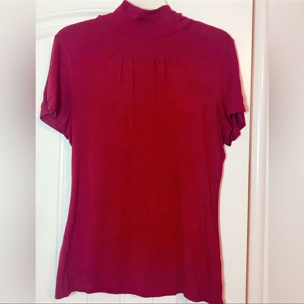 🍃Pick 3/$21-The Limited Women’s Red Short Sleeve Top- Size M- Like New